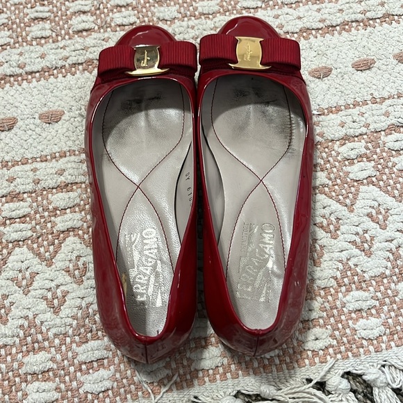 Ferragamo Varina flats ‼️ - Picture 3 of 9